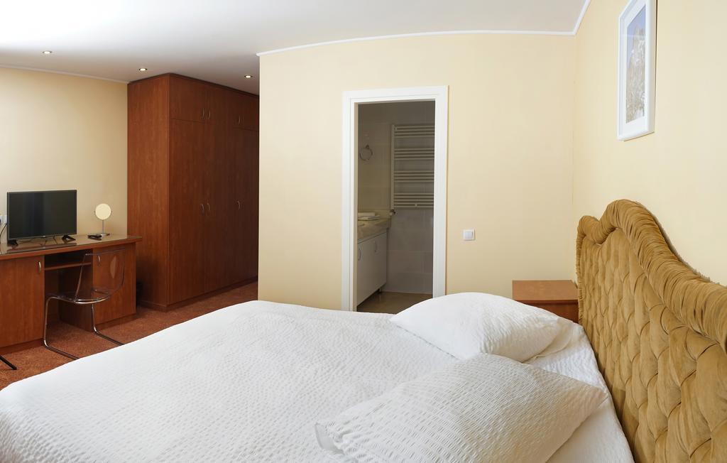 Pensiunea Floarea De Colt Nucşoara Exteriér fotografie